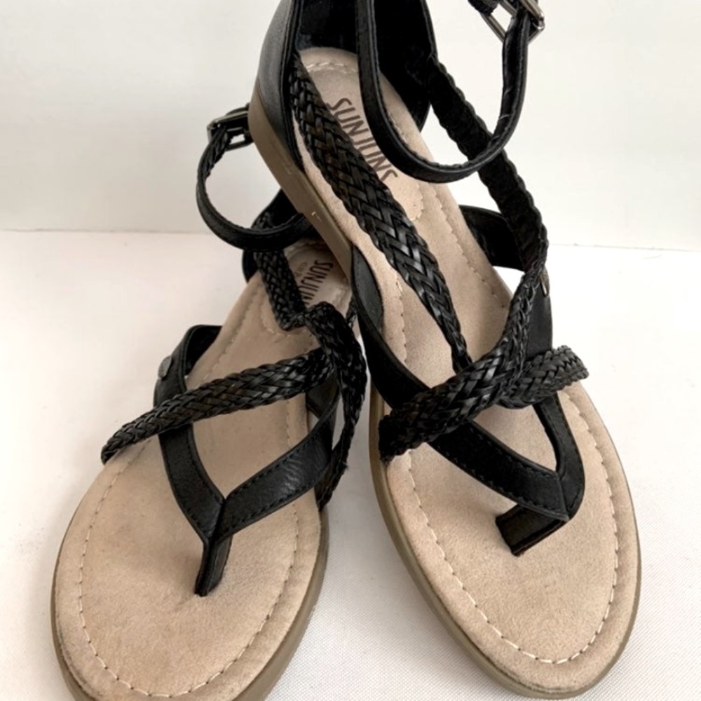 Black Sunjuns by Bass & Co sandals